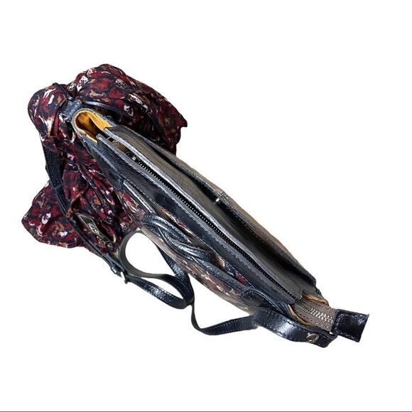 NEW Patricia Nash Scarlet Bloom Antilly Leather Sling Bag Navy Floral Crossbody - Picture 8 of 14